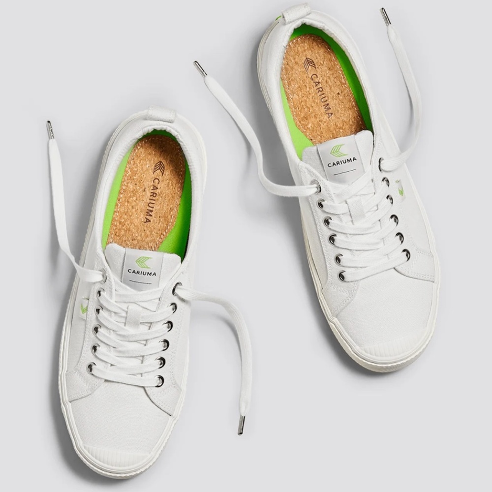 Cariuma OCA Low Gum Off White Sneaker New in Unopened Box